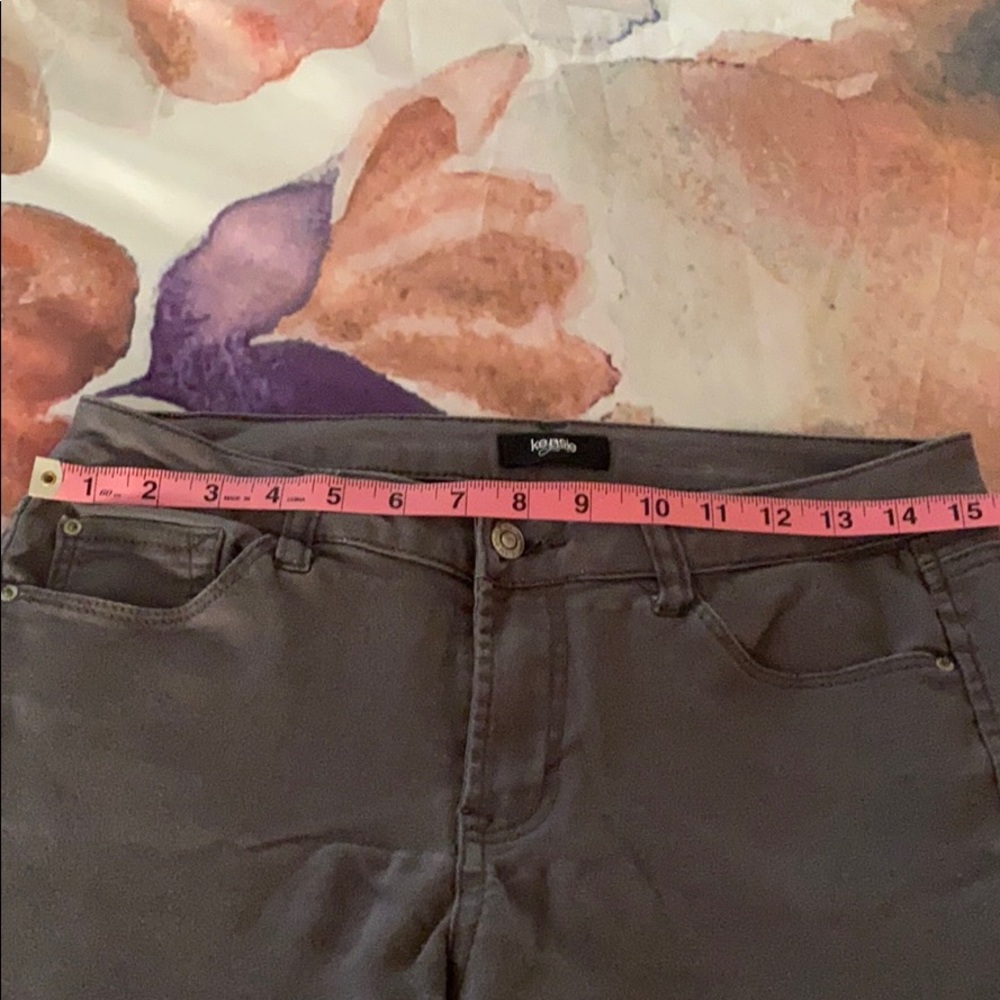 Kensie grey knockout jeans size 8/29